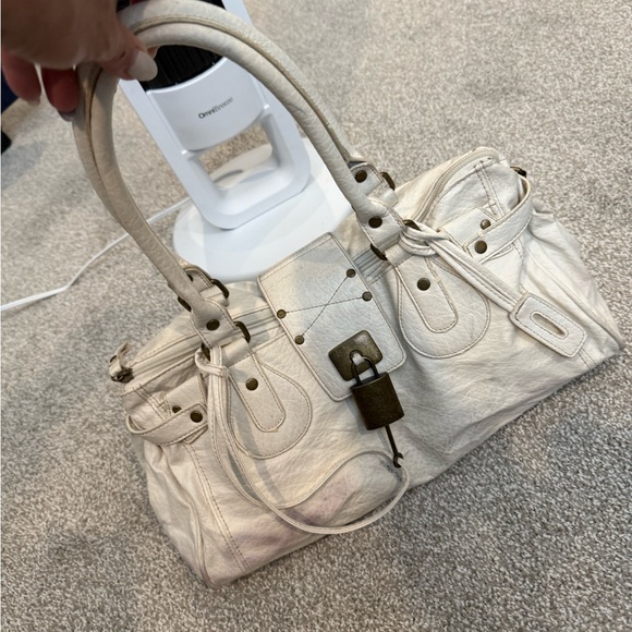 Chic White Leather Satchel - Picture 3 of 15